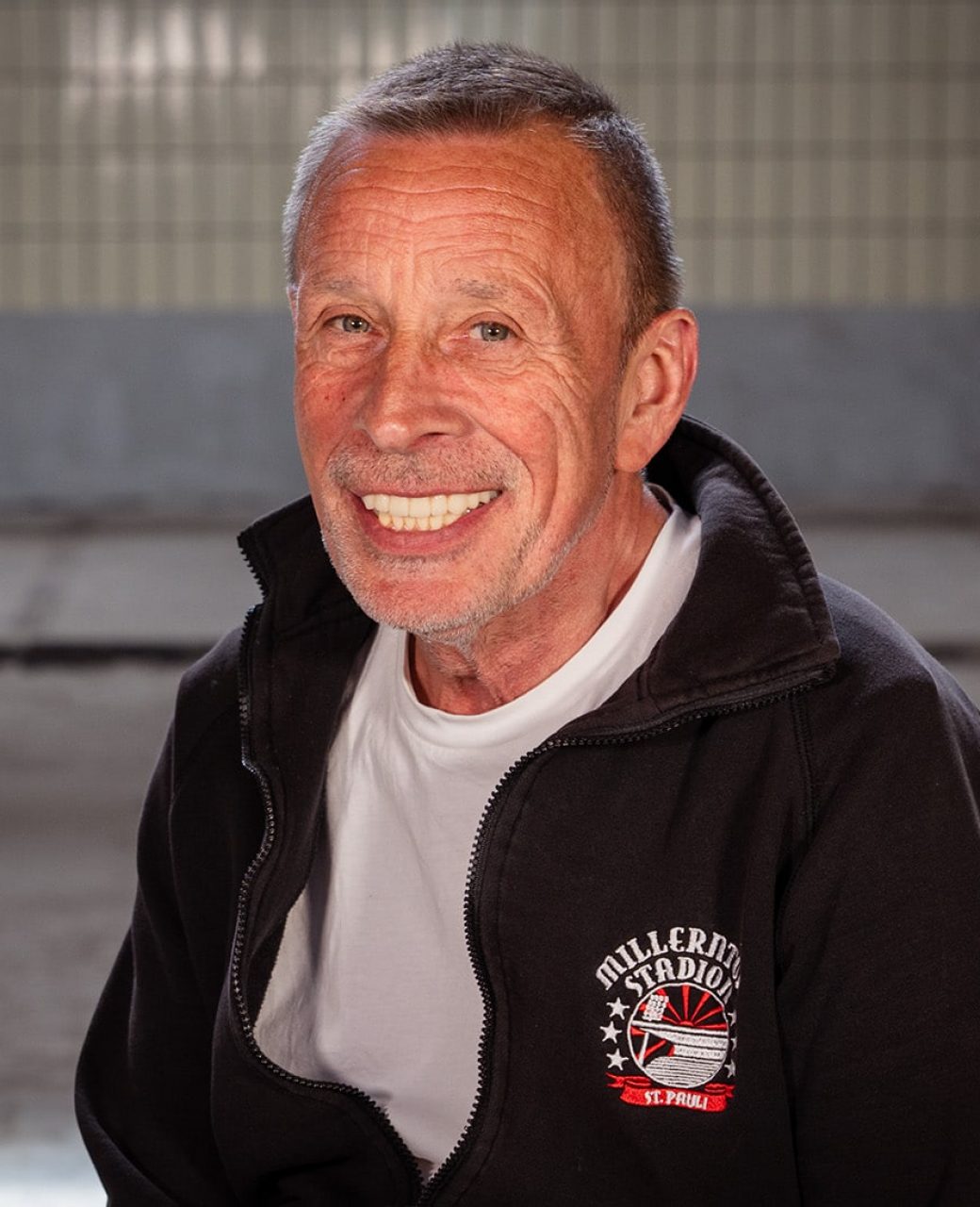 mobile-safe-pro-manuel-portrait